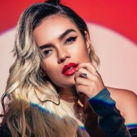 A los besos: Karol G no puede borrar este video junto a famoso reguetonero