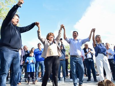 Con críticas hacia Figueroa la lista Azul del MPN presentó sus candidatos a la interna partidaria