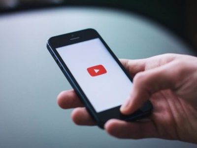 YouTube trabaja en herramienta basada en IA que permitirá grabar audio con voces de artistas famosos