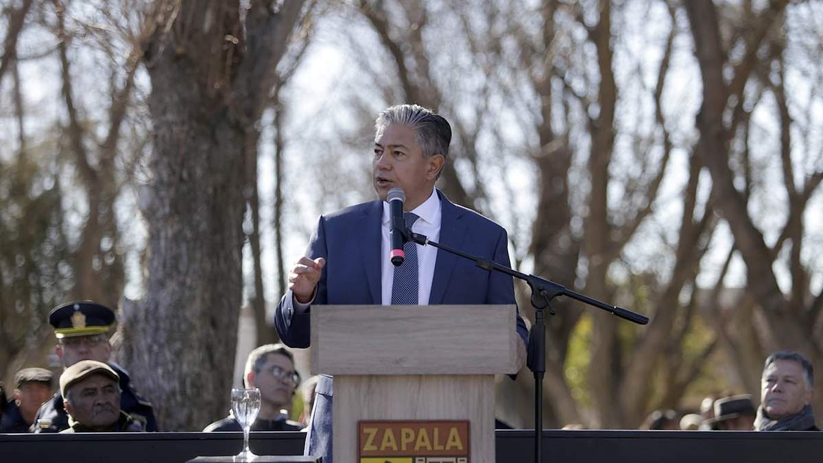 Figueroa en su discurso, en Zapala. Fuente: (Twitter)