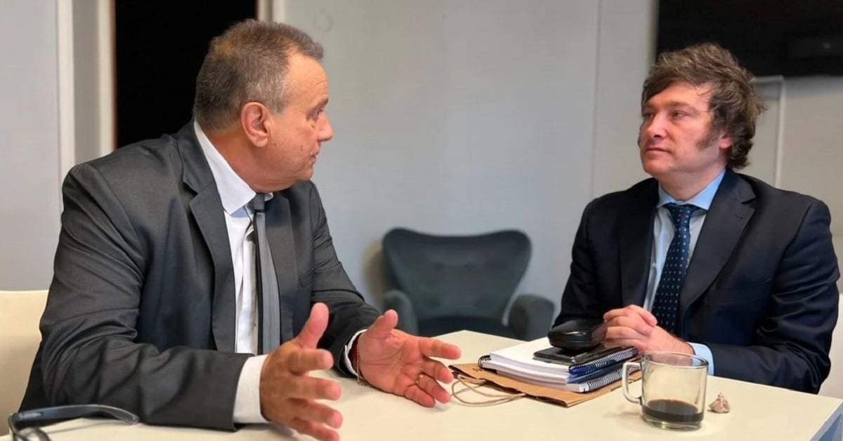 Carlos Eguia y Javier Milei. Fuente: (La Política on line)