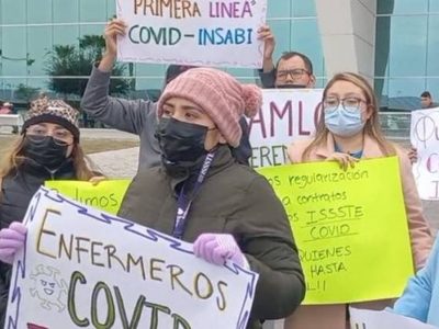 Trabajadores de la salud reciben a AMLO con protesta en Tamaulipas