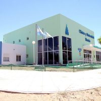 Primera cirugía de altísimo riesgo en clínica petrolera de Rincón de los Sauces evitó derivación a Neuquén