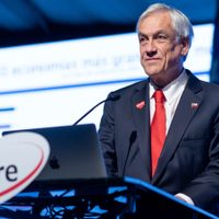 Piñera vuelve a darle un 'espaldarazo' a Carabineros y reconoce errores