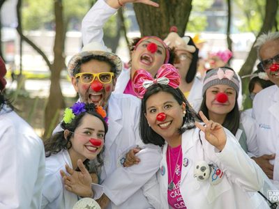 Doctor Payaso y el arte de reír sanando