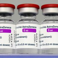Qué es la Mielitis transversa, el nuevo efecto secundario de la vacuna AstraZeneca
