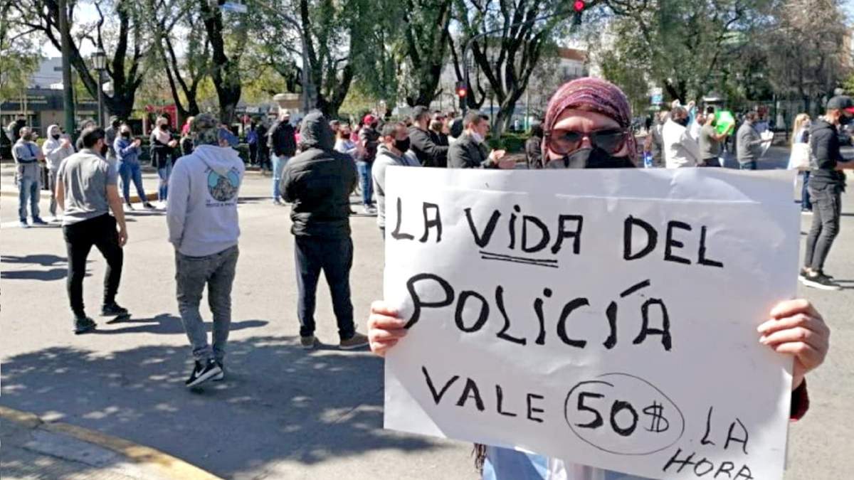 Protesta de la Policía de la Provincia de Buenos Aires. Fuente: (Twitter)