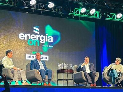 Figueroa se diferenció de los gobiernos nacionales  y aseguró que Neuquén ofrece seguridad jurídica para las inversiones