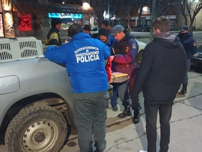 Paseaban por Junín de los Andes con estupefacientes, los "pescó" un perro y terminaron presos