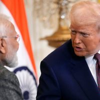 Trump impone aranceles adicionales del 25% a India y los eleva al 50% por comprar petróleo ruso