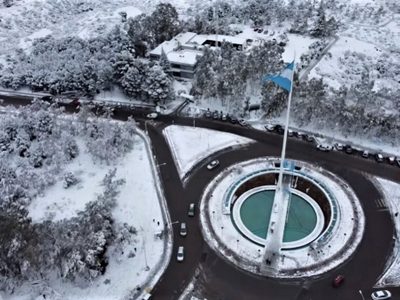La ciudad de Neuqúen desde un drone: el impresionante video de una nevada histórica