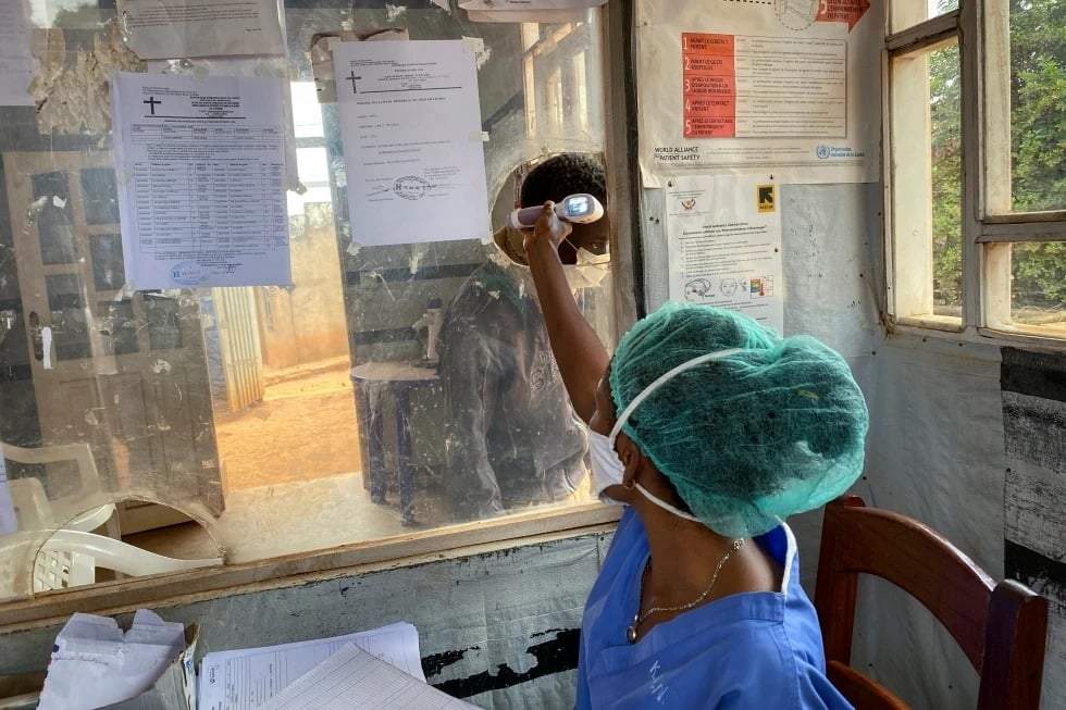 Secretaría de Salud emite aviso preventivo a quienes viajen al Congo y a Uganda por brote de ébola