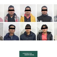 Detienen a 10 personas con droga y dinero tras cateos en Iztapalapa