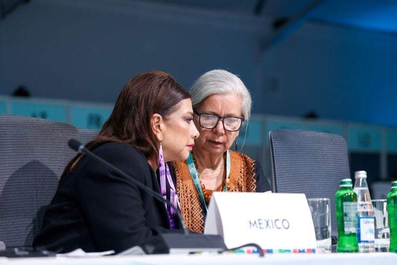 Brugada llamó a construir “territorios de paz” desde el Foro Urbano Mundial realizado en Bakú