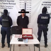 Joven vandaliza el templo de San Martín Texmelucan
