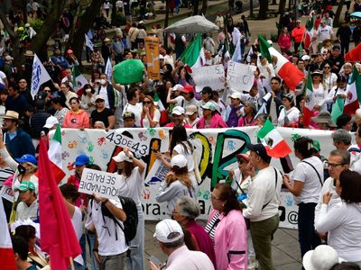 Protestas en el Senado previo a la discusión del dictamen de la reforma judicial