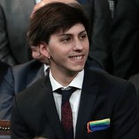 ¡Ah bueno! Estanislao Fernández reapareció y lució esta particular prenda. ¿Qué dirá Alberto?