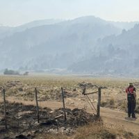 El incendio en Valle Magdalena fue oficialmente declarado como controlado y continuarán las tareas de enfriamiento
