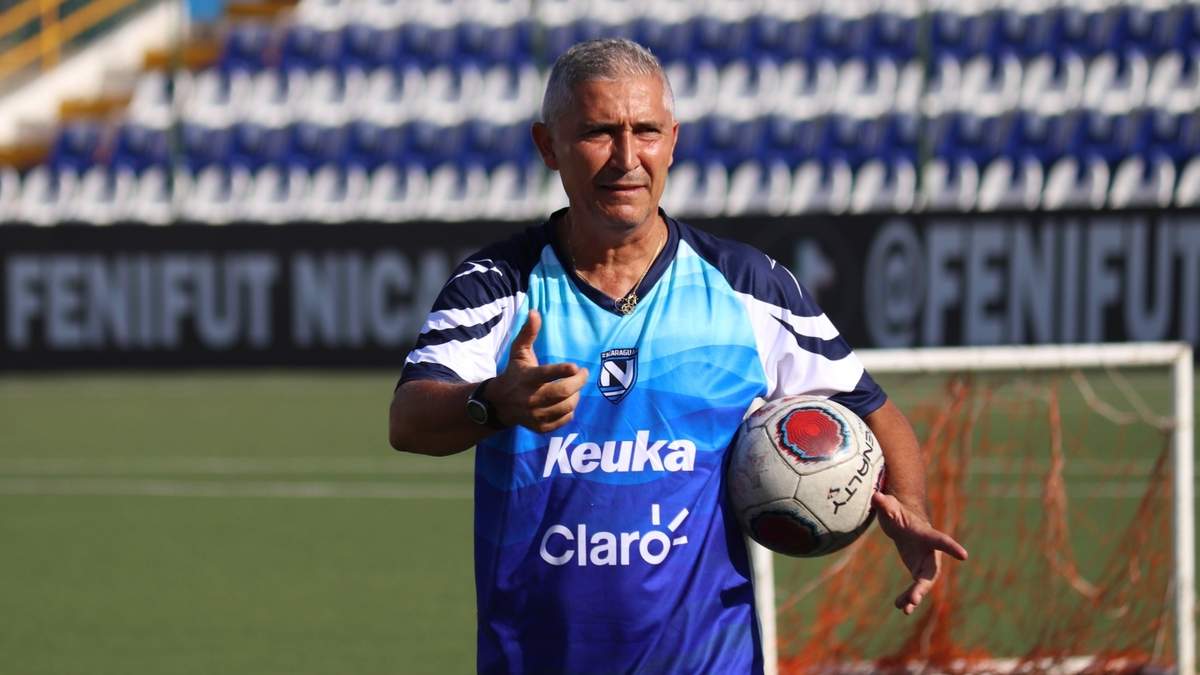 El entrenador Doriva Bueno