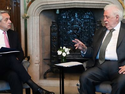 Más dudas que certezas: disputa en el Gobierno por el control de las clínicas privadas