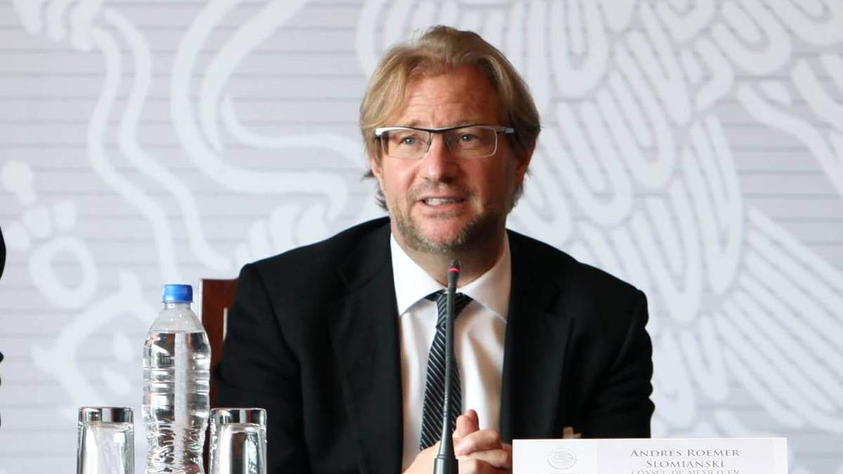 El escritor Andrés Roemer