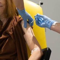 Reino Unido administrará 450 mil dosis de la vacuna de AstraZeneca y Oxford, a partir de mañana