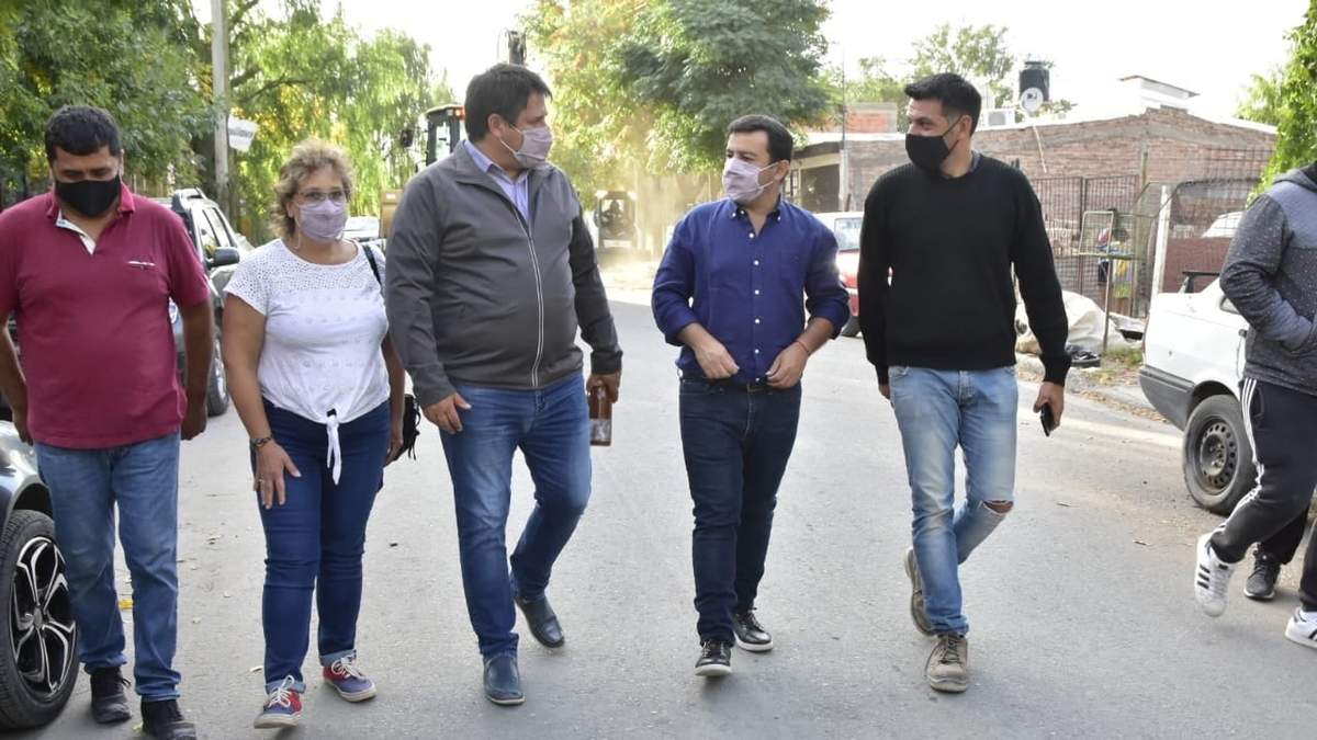 Mariano Gaido en barrio Gran Neuquén Sur. Fuente: (Twitter)