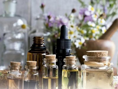 Los mejores aceites naturales para cuidar el pelo y la piel: cuáles elegir y cómo usarlos