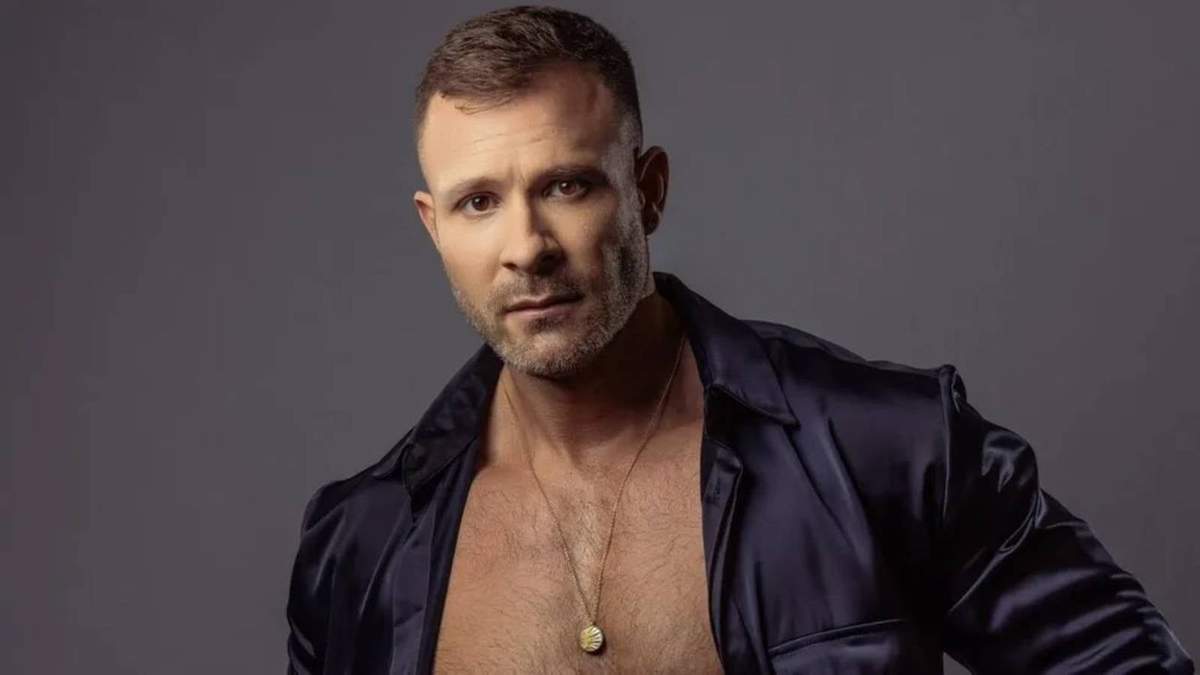 El actor de cine gay pornográfico, Austin Wolf