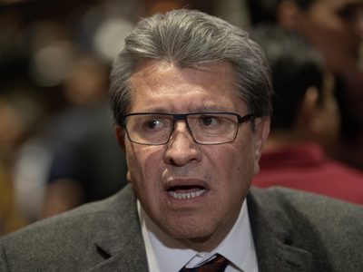 Monreal advierte a Ron Johnson que está prohibida la injerencia en la soberanía nacional