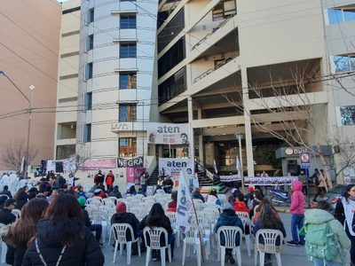 Aten capital realizó clases públicas en el ISSN: "Acá hubo robo y hay vaciamiento"