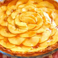 Tarta de manzanas exprés: una receta con pocos ingredientes para acompañar el mate