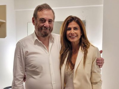 Juliana Awada fue a ver a su hermano Alejandro al teatro y se lució con el must de esta temporada de otoño