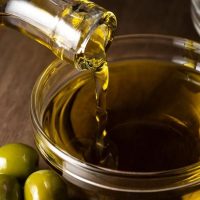 La ANMAT prohibió la venta de dos aceites de oliva por considerarlos ilegales: cuáles son