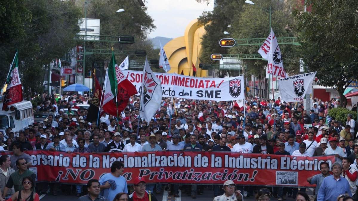Trabajadores electricistas. Peticiones a Palacio Nacional