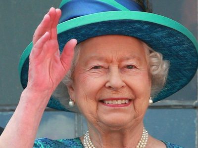 "Hoy es un día muy especial": el mensaje de la Reina Isabel junto a su familia