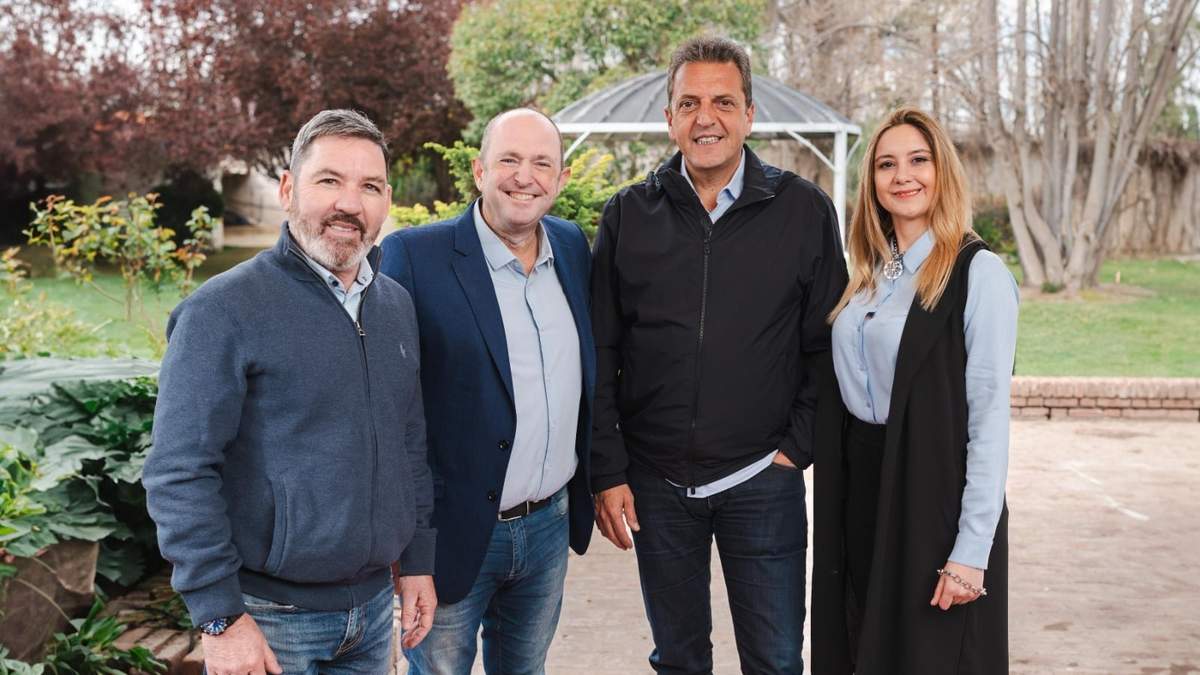 Pablo Todero junto a Sergio Massa. Fuente (Prensa UxP).