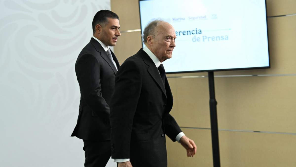 Omar García Harfuch y Alejandro Gertz en la conferencia del domingo