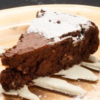 Torta húmeda de chocolate: la receta sin harina para darte un gustito saludable