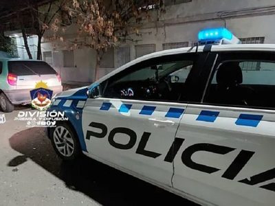 Lo atraparon luego de robar la batería de un auto en Neuquén y quedó demorado