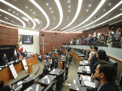 El Senado guarda un minuto de silencio por funcionarios de la CDMX asesinados
