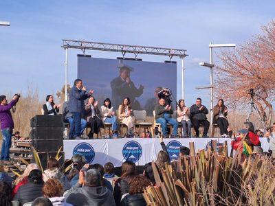 Carlos Quintriqueo eligió a dos ex funcionarias de gobierno como principales candidatas de su partido Más por Neuquén