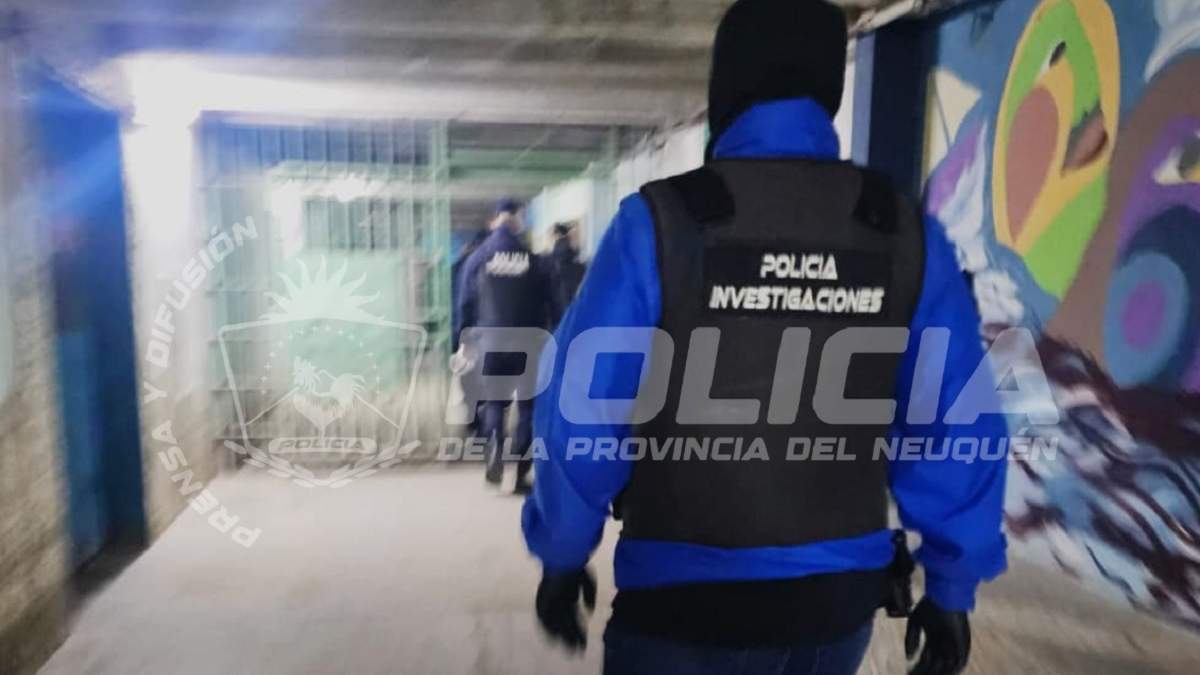 Allanamiento en el establecimiento Penal II de General Roca. Fuente (Policía de Neuquén)