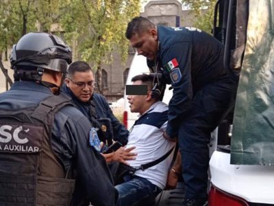 Ladrones intentan asaltar a un hombre que retiró dinero de una casa de cambio del AICM