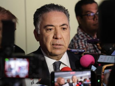 El senador Enrique Inzunza acude a declarar ante la FGR por acusaciones de EU