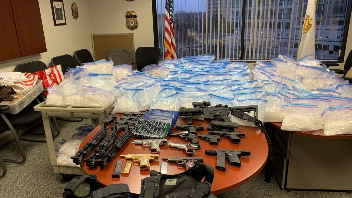 Armas y droga incautados a presuntos operadores del "Mayo" Zambada