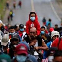 La primera caravana de migrantes del 2021 avanza hacia México