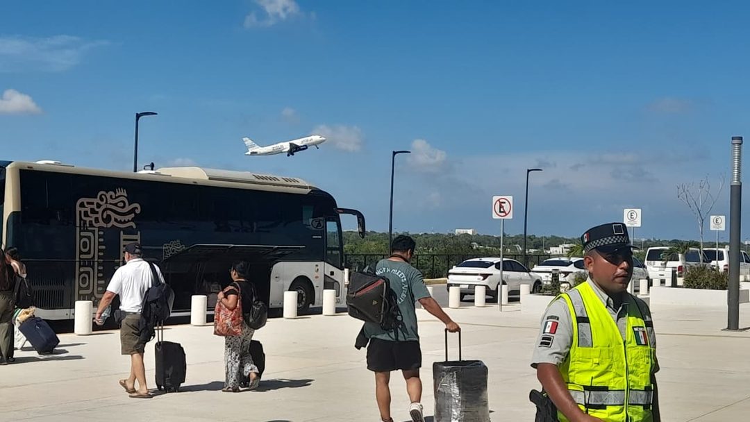 Autobuses para acercarse al destino Foto Octavio Martínez