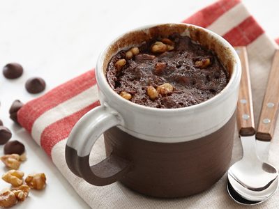 Brownie en taza: así es la receta perfecta para los principiantes en la cocina