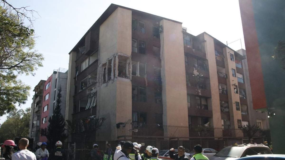 Explosión en departamento en la colonia Paseos de Taxqueña, alcaldía Coyoacán, CDMX